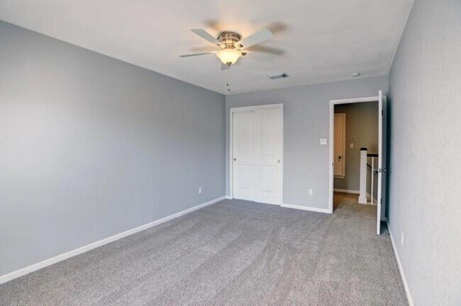 Building Photo - 1710 Palmetto Dr