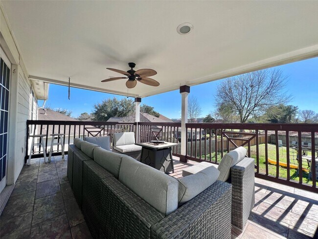 Building Photo - 13923 White Oak Springs Dr