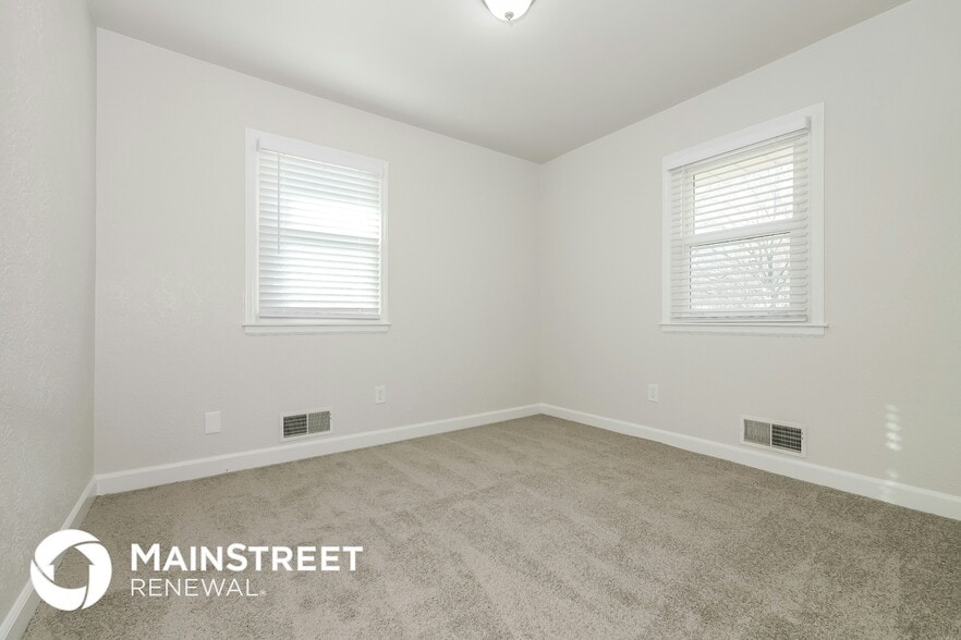 Building Photo - 12005 E 57 Terrace