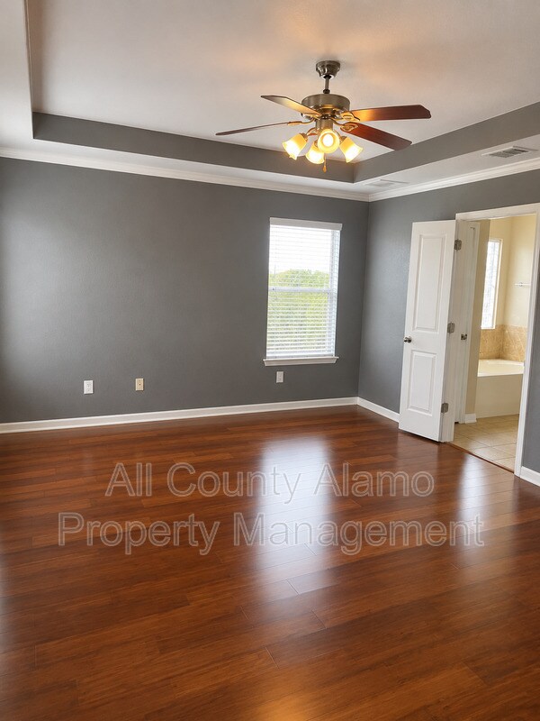 Building Photo - 5565 Saffron Way