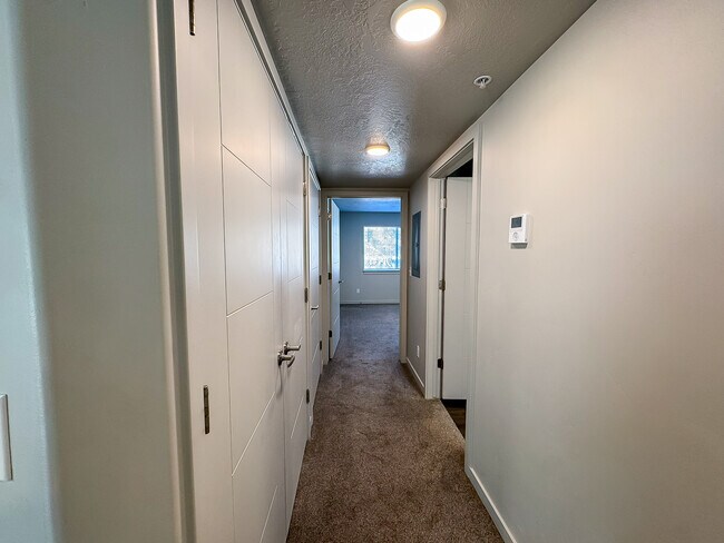 Building Photo - 64 W 600 S