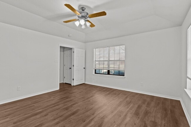 Building Photo - 6505 Towne Park Dr