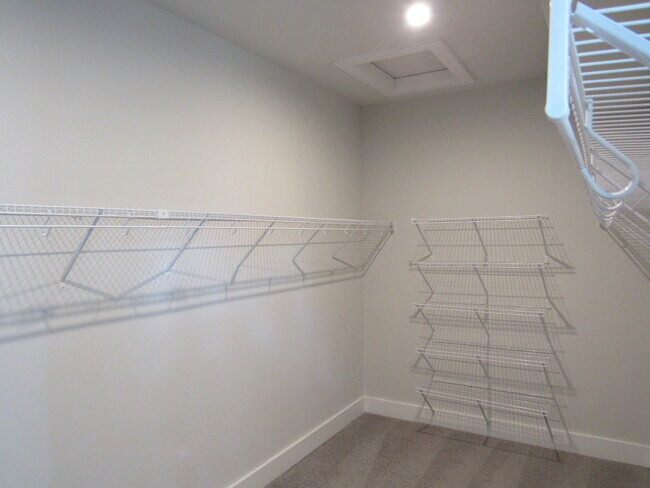 Building Photo - 624 Noush Ct