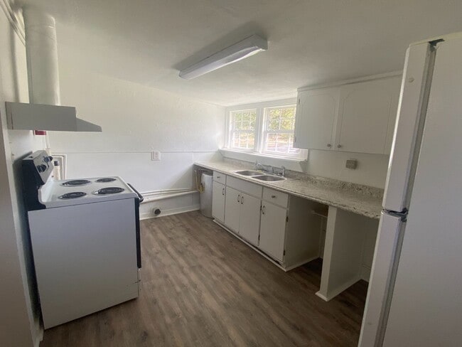 Building Photo - 2 Bed, 1 Bath Home in Taylors is Available