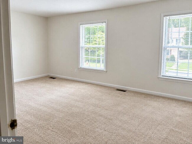 Building Photo - 6281 Rathlin Dr