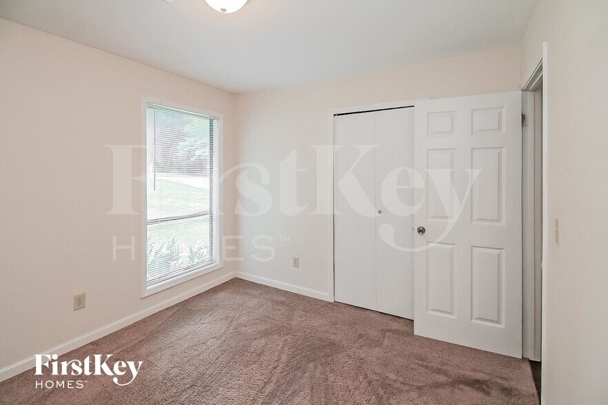 Building Photo - 205 Lanyard Loop