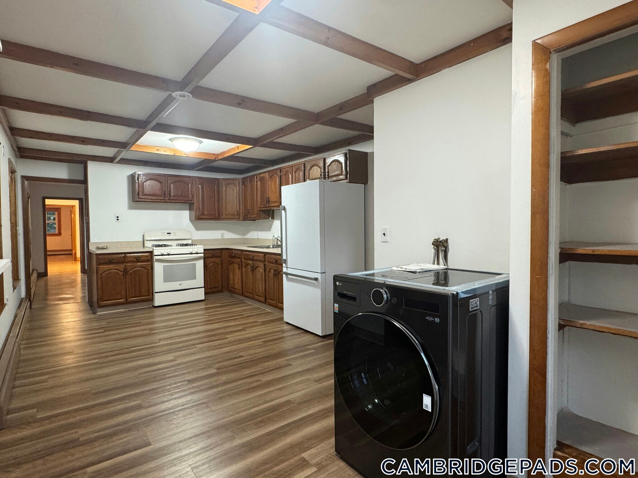 Building Photo - 114 Thorndike St