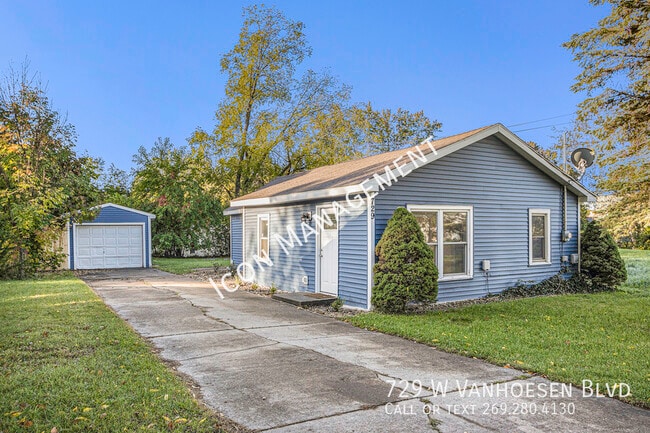 Primary Photo - 729 W Van Hoesen Blvd
