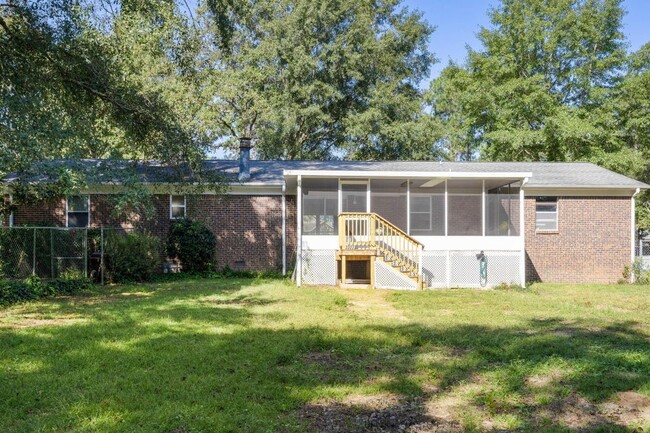 Building Photo - 6089 W Dogwood Dr