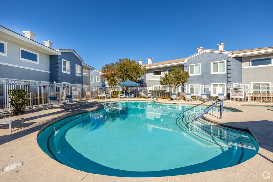 Pool - Camino al Norte Townhomes