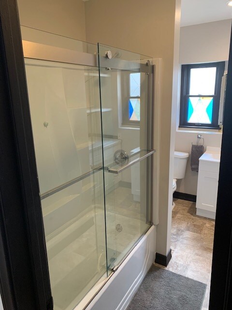 Hallway bathroom - 14829 Carnell St