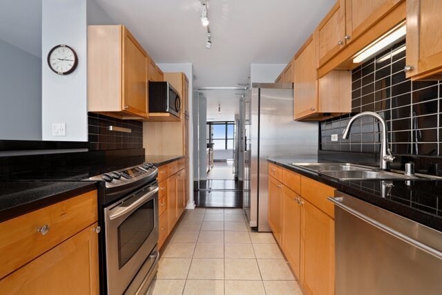 Building Photo - 655 W Irving Park Rd