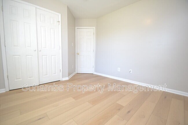 Building Photo - 824 Cumberland St