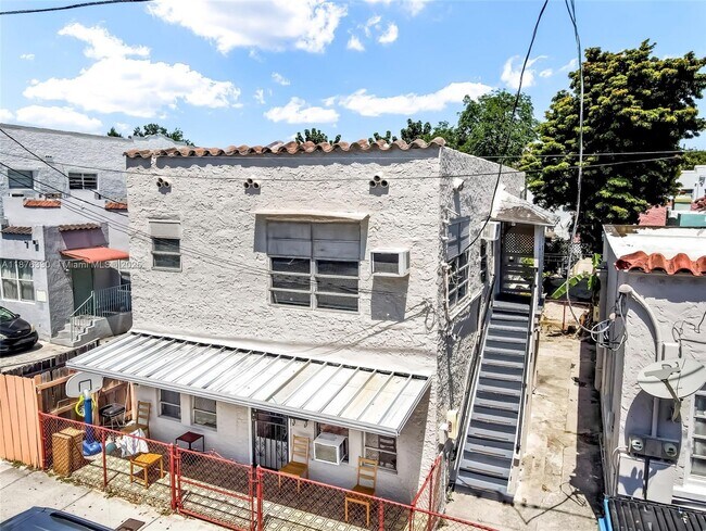 Primary Photo - 1011 SW 5th St