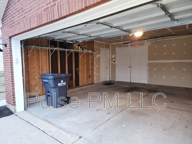 Building Photo - 3234 Campaign Dr