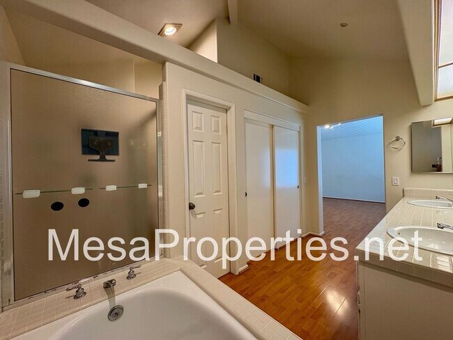 Building Photo - 14095 Bancroft Ct