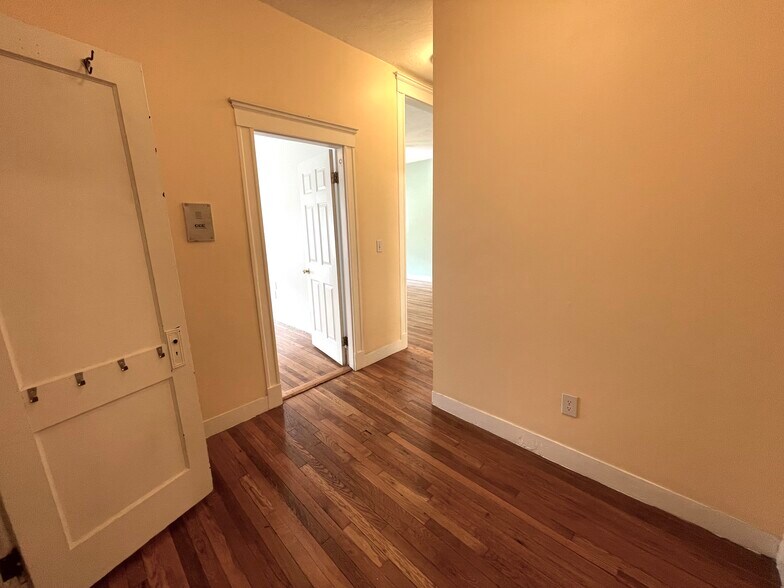 Building Photo - 313 Allston St
