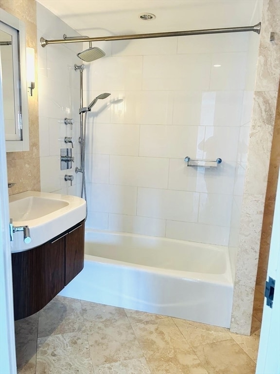 Building Photo - 300 Lynn Shore Dr