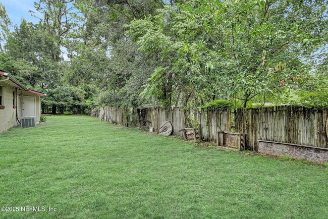 Building Photo - 7063 Wonderland Ct