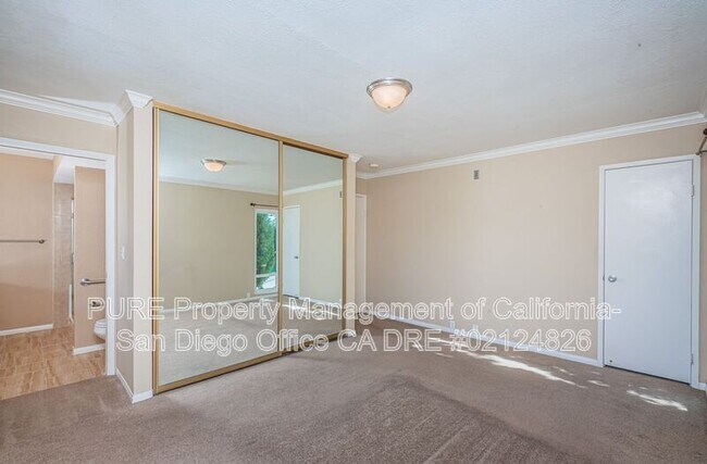 Building Photo - 12555 Oaks N Dr