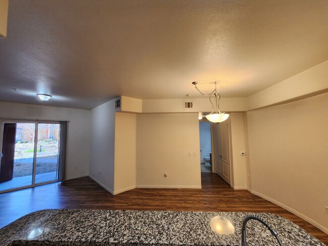 Building Photo - Gorgeous 2 Bedroom 2 Bath Manhattan Condo ...