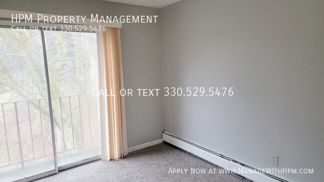 Building Photo - 725 E Waterloo Rd