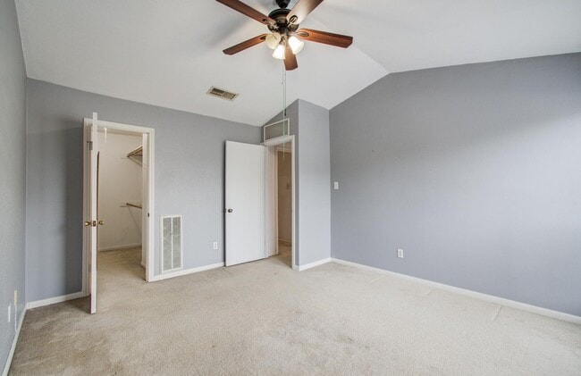 Building Photo - 8299 Cambridge St