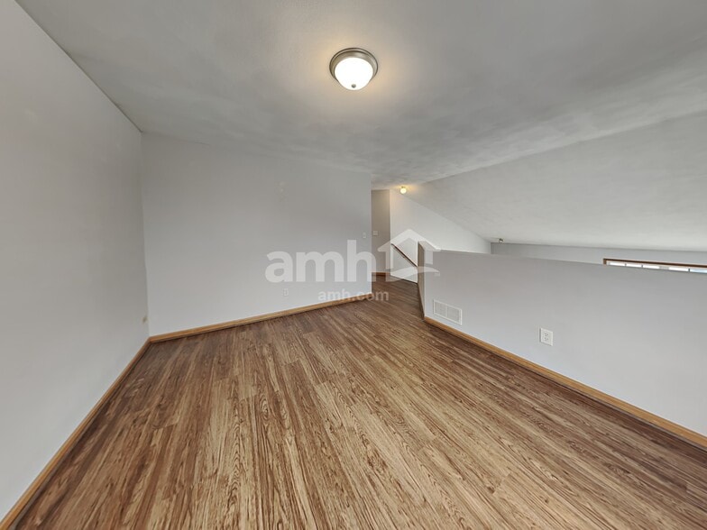 Building Photo - 3042 Bauer Dr