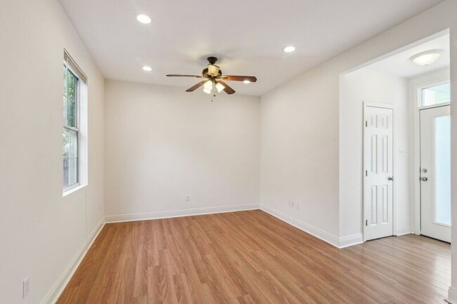 Building Photo - 401 N Tonti St