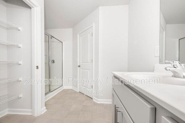 Building Photo - 1122 Banworth Ct