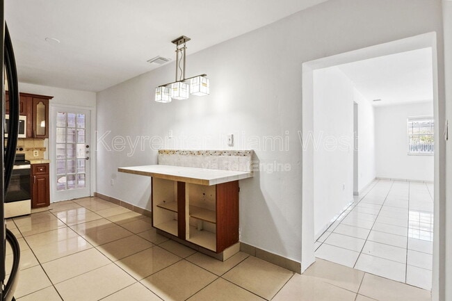 Building Photo - 1531 NW 34th Ave