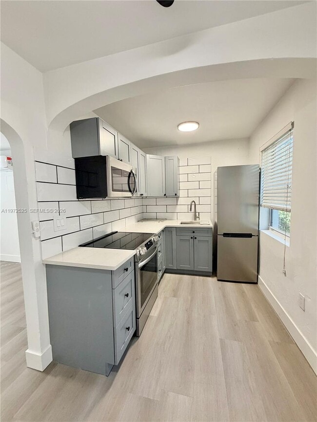 Building Photo - 11 Sidonia Ave