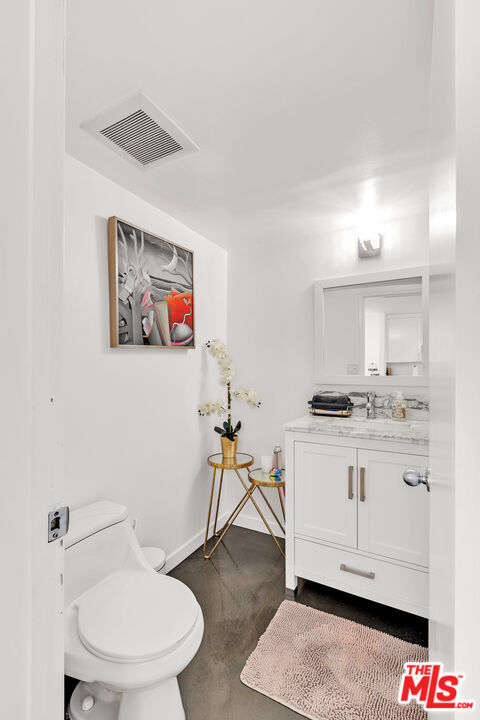 Building Photo - 9950 Durant Dr