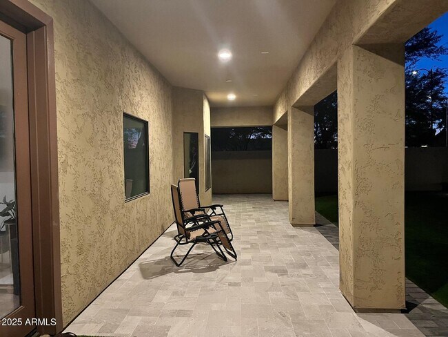 Building Photo - 3806 E Sunstream Way