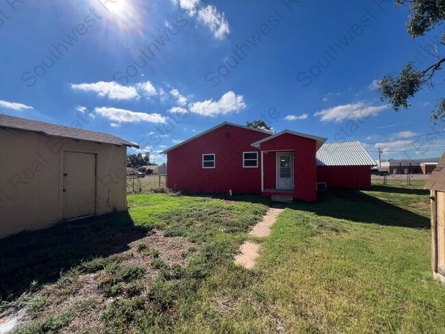 Building Photo - Beautiful Newly Renovated 3 Bedroom 2 Bath...