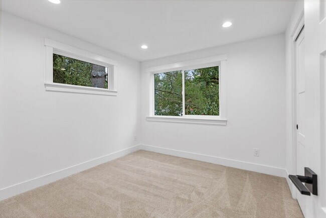 Building Photo - 11054 2nd Ave NW
