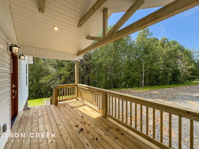 Building Photo - Beautiful New Construction Two-Bedroom in ...