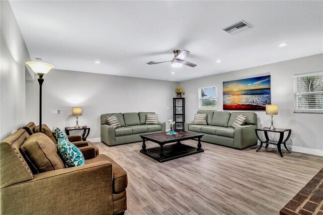 Building Photo - 1923 Mabbette St