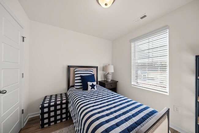 Building Photo - BRAND NEW 3 Bed 2.5 bathroom townhomes in Wake Forest!