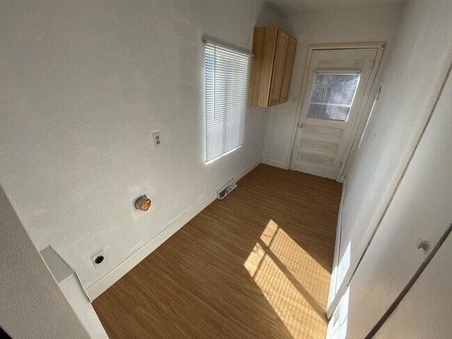 Building Photo - 327 N 8th Avenue