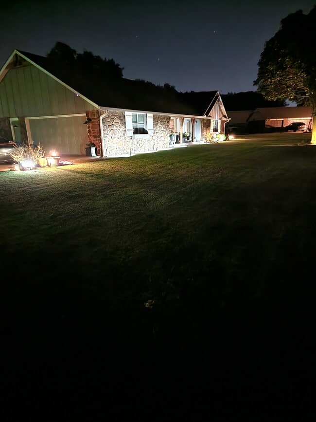 Building Photo - 16271 E 82nd St N