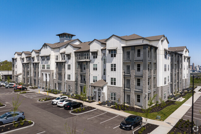 Building Photo - Tapestry Ridge