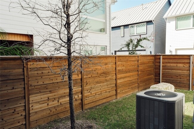 Building Photo - 1006 Barsotti Ct