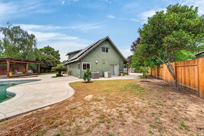 Building Photo - 420 Colusa Pl