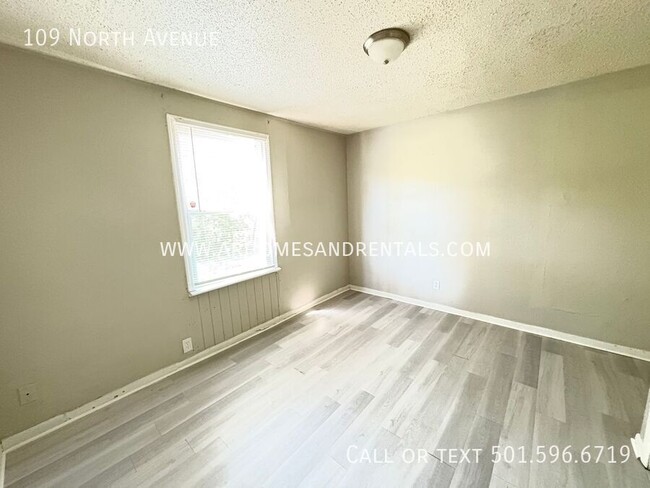 Building Photo - 109 North Ave