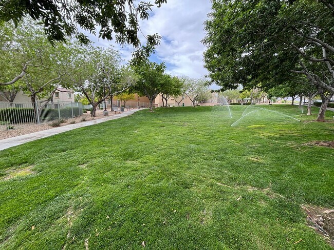 Building Photo - Spacious Tri-Level 4-Bedroom Home with Balcony and Community Amenities in Northwest Las Vegas!