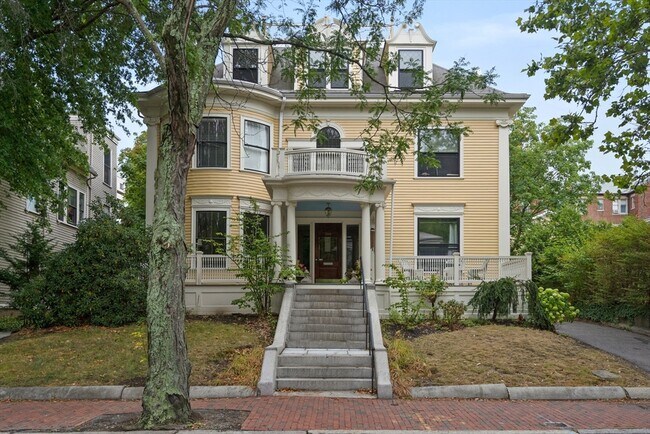 Building Photo - 340 Harvard St
