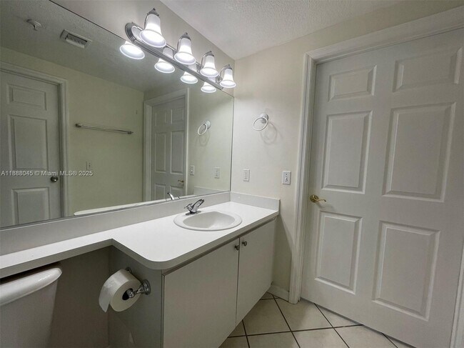 Building Photo - 3500 Coral Wy