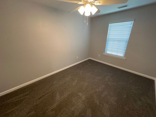 Building Photo - 104 Riva Ct