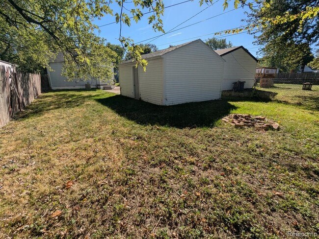 Building Photo - 22843 Heussner Ave